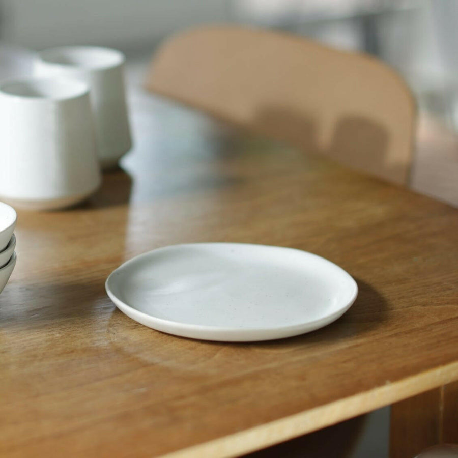 SleekServe elegant dessert plates ideal for sophisticated dining and stylish table settings