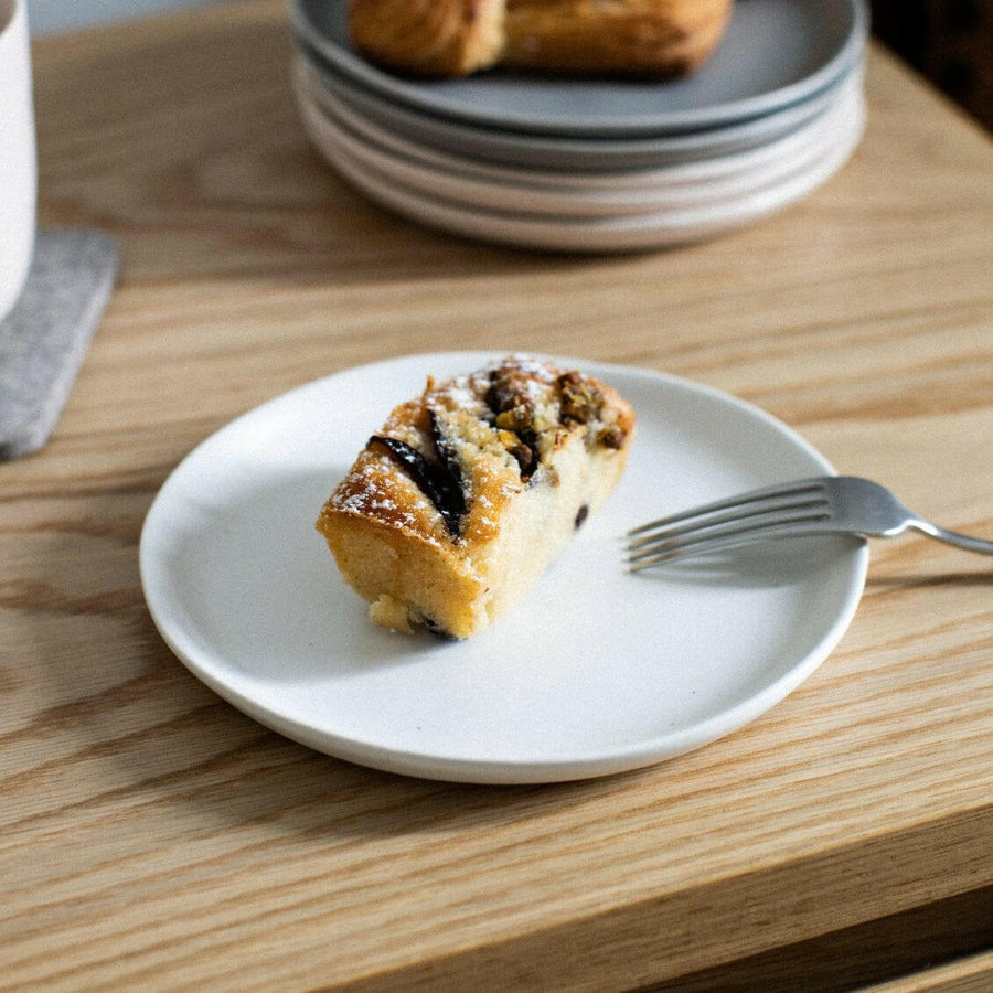 SleekServe elegant dessert plates ideal for sophisticated dining and stylish table settings