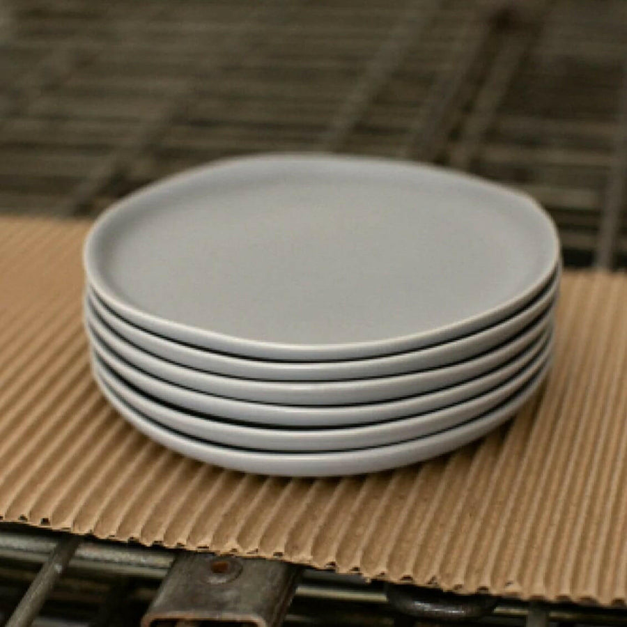 SleekServe elegant dessert plates ideal for sophisticated dining and stylish table settings